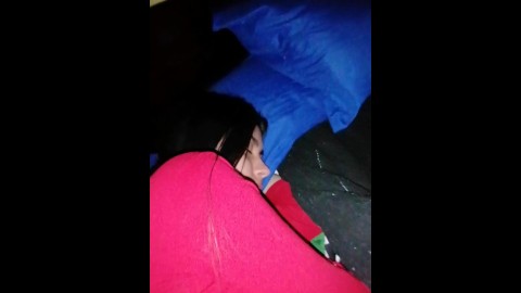 ENTRO A LA HABİTACİON DE Mİ MEJOR AMİGA Y LA GRABO (ANAL + VAJİNAL)