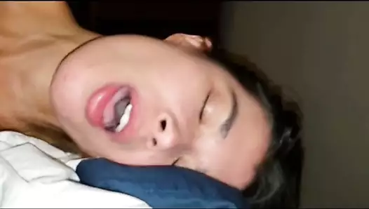 Asyalı kız arkadaşı spitroast üçlü mfm paylaştı