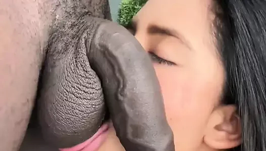 Büyük Bir Zenci Yarrağı Emerken Kendimi Kaybediyorum