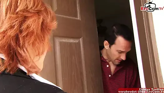 tombul ev hanımı içinde naylon çorap fena bir attırmashot üzerinde ona doğal memeler