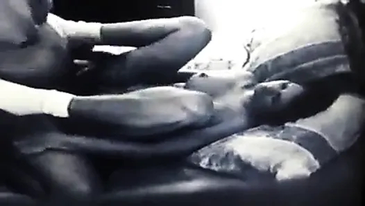 cathy'nin bacaklarını yaymak