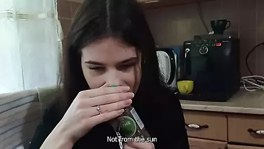 bir arkadaşım kahve içmeye geldi ama ağzına bir porsiyon döl aldı