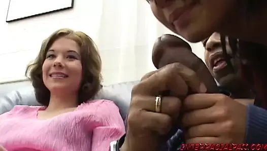 eva brook'a yardım ediyor çünkü bbc bir kamyondan daha büyük