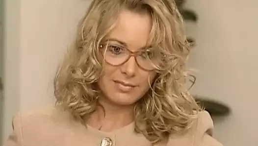 almanya'dan muhteşem sarışın yavru fena iki sert yarrak tarafından yok edildi