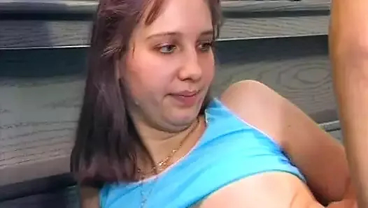 sevimli Alman genç ateşli bir sikişten sonra attırama yiyor