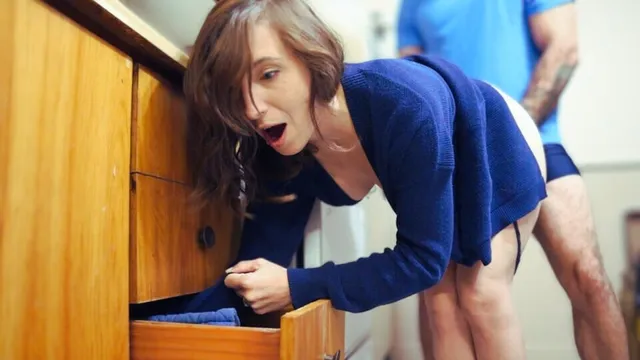 Üvey annem fena sıkışmış ve yine yardımımı istiyor