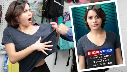 Shoplyfter - Zengin Kız Nicole Aria Hırsızlık Yaparken Yakalandı