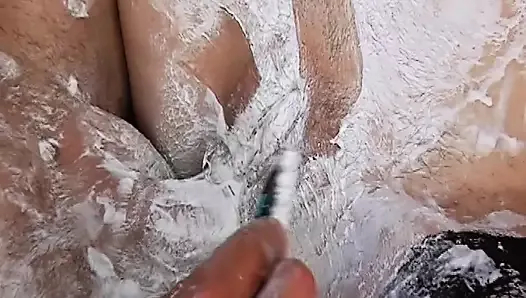 İki çarpıcı Fransız fahişe ile dağınık anal üçlü