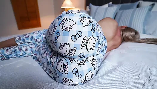 üvey anne Wakes yukarı için sert yarrak arasında üvey oğul O olur milf için boşalmak hızlı