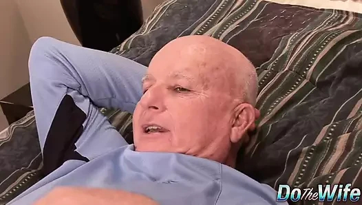 ateşli ve Azgın Karısı Camryn Cross İyi bir Dalga Geçiyor 