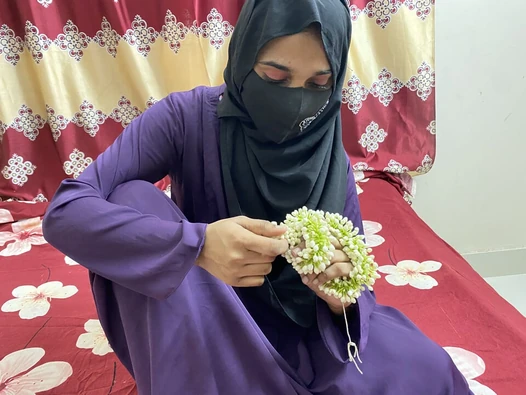 Sevgilisiyle Buluşmadan Önce Üvey Kardeşimin Paketini Açıyorum