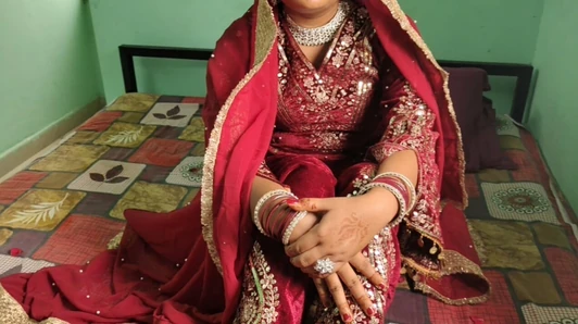 Desi Hint suhagraat seks video mms, güzel Hint gelin ilk gece seks Hintçe xxxx