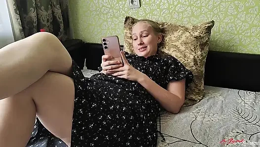 Üvey kız kardeşimin bir randevudan önce göt deliğini genişletmesine yardımcı oldum