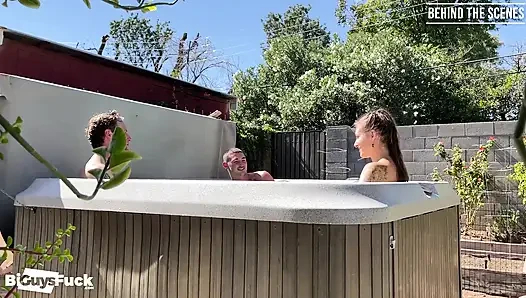 Ramada Jordan Joseph ve Kenzie Aşk Biseksüel