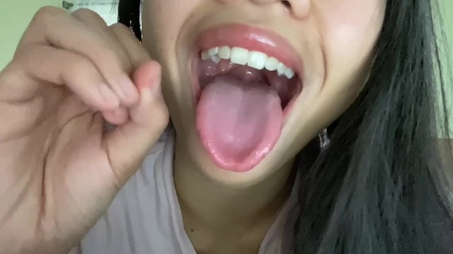 Sorunlu 18 Yaşındaki Kız Ağzında Bitirmeni İstiyor