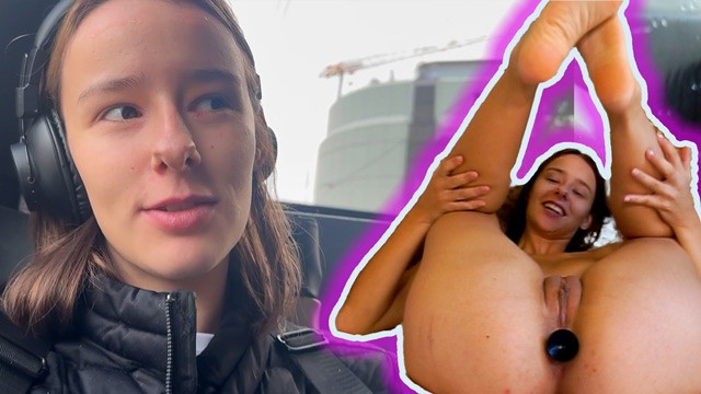 18 yaşındaki genç kız, kalçasını ve vajinasını mahvediyor!