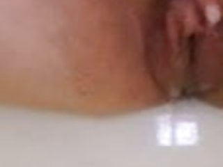 young Türk girl is pissing