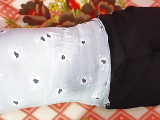 18 Yaşındaki Hintli Nişanlısını İlk Kez Götten Sikiyor