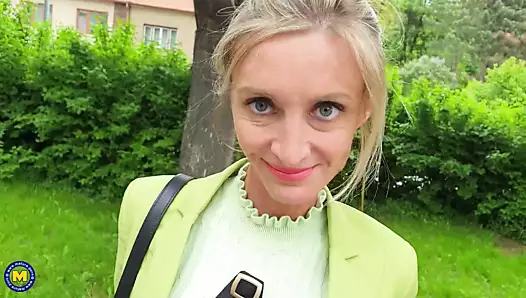 aç amcık ile zayıf milf