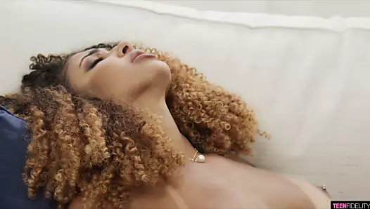 afro-Brezilyalı kaşar melly castro creampied