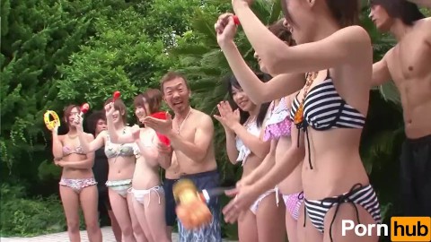Japon Parti Kızları Seks Oyunlarında Kaybettikçe Yarrağı Yiyor 