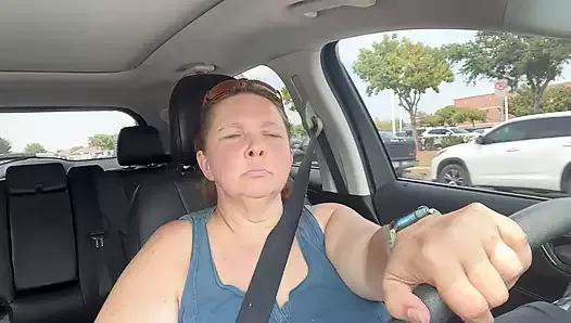 Sadece okulun otoparkında bekliyordum