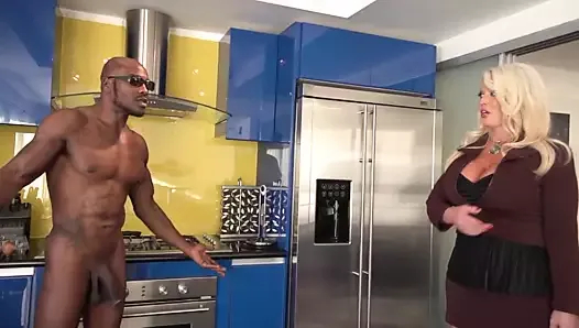 Alura jenson ve alisha adams ile ırklararası üçlü seks