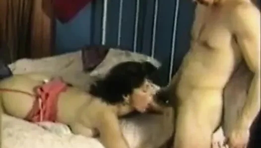 büyük memeli milf julie eylemde