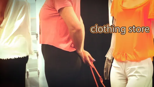 çalışan mağaza soyunma odasında sakso verir.