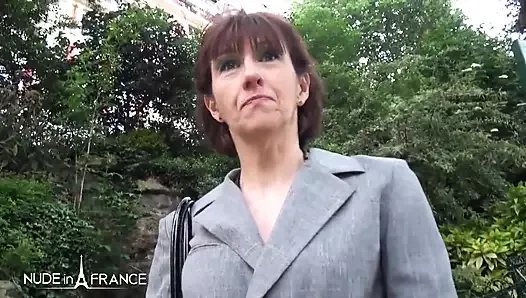 açgözlü milf emlakçı fena arkadan daha hızlı satmak için dövülerek