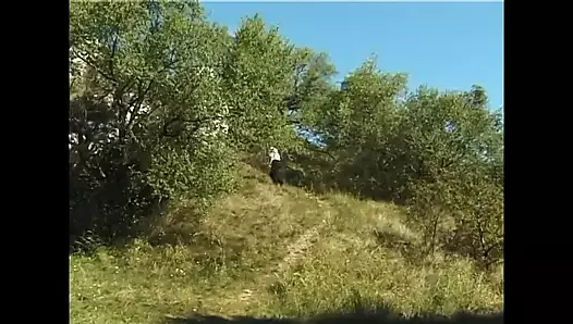 kocasını aldatan azgın evli kadınla azgın açık havada sikiş