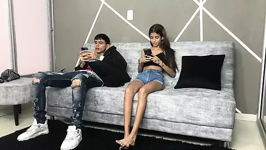 diş hekimliği bekleme odasında büyük sikli bir adamla sikişmeyi beklemiyordum.