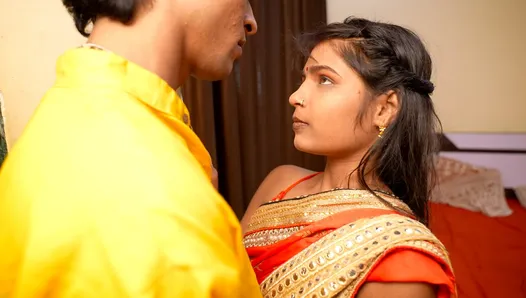 Desi kadın itibaren Hint village waited için ona koca at the kapı arasında the ev için karşılamak ona seks şehvet