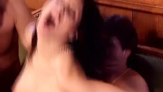 İnanılmaz Bebekler ve anal seks bir sürü klas Alman Porno sahnesi