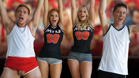 Swappz - Üvey anneler Sedona Reign ve Rachael Cavalli, üvey oğullarına asla unutamayacakları bir yolculuk yaşatıyor