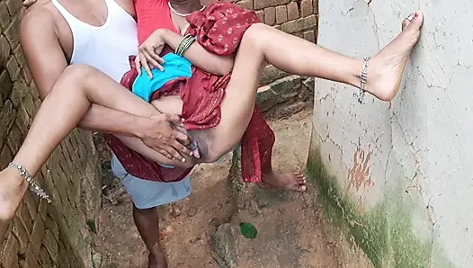 Hintli sıcak ev hizmetçisi