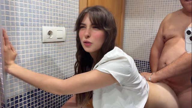 Üvey Babam Kıllı Amcığımı Gizli Gizli Döllüyor