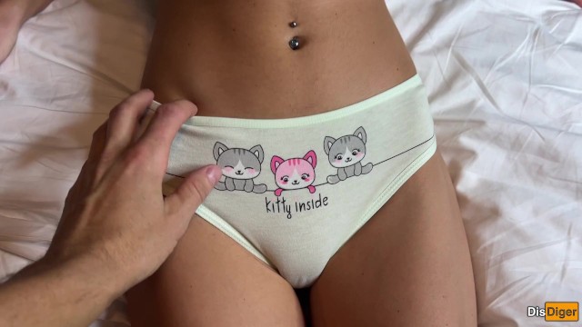 18'lik komşumu tahrik edip sikiyorum