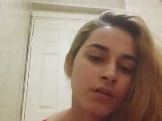 Bakire Türk Kız Soyunuyor